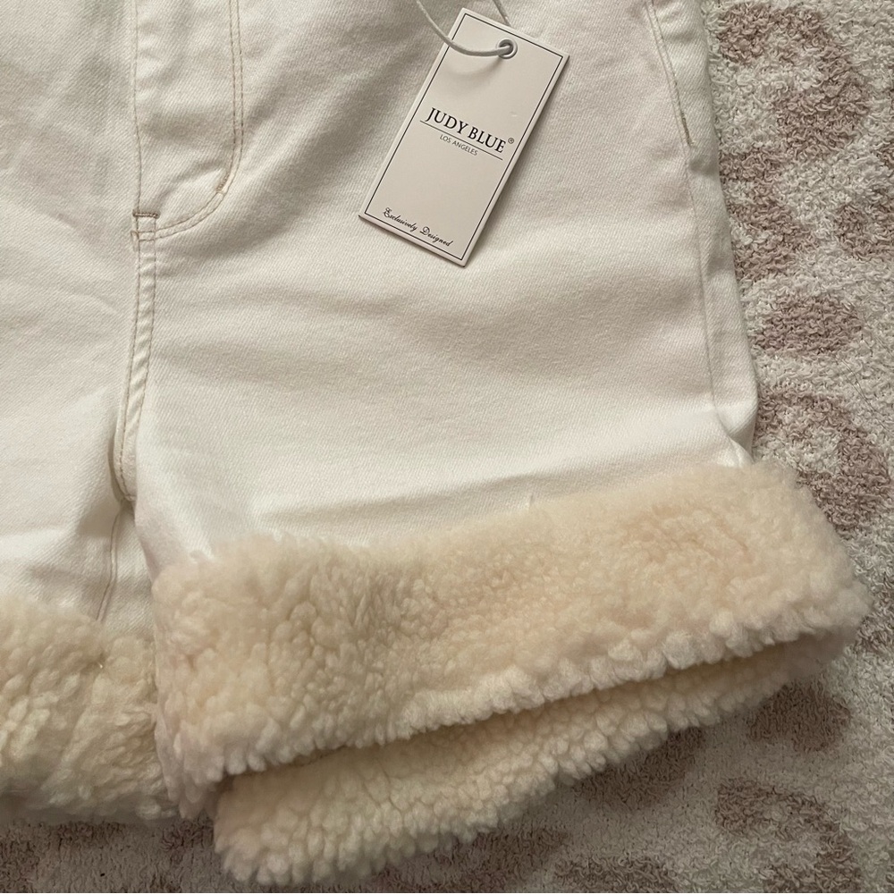 NWT Judy Blue White Shirts with Fur Lined Cuff Size Large - Picture 3 of 7